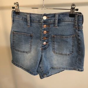 Cute denim button up daisy duke jean shorts